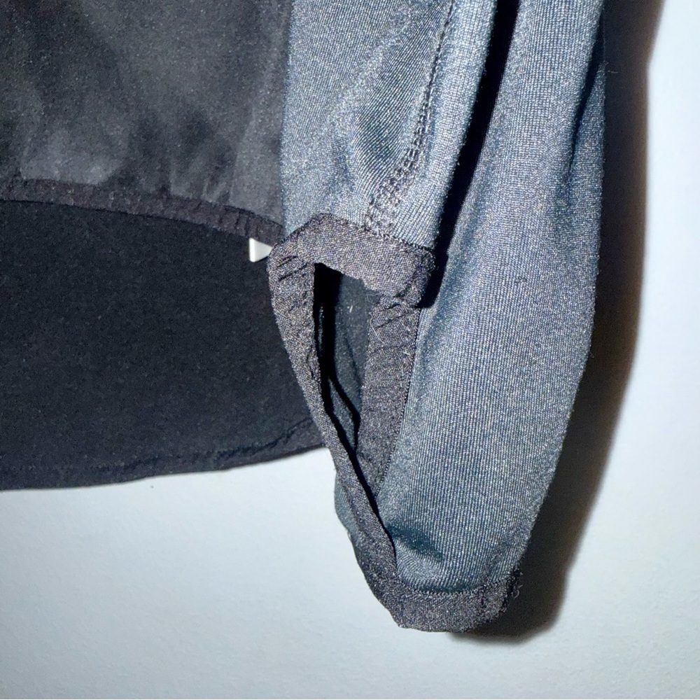 😸EUC Running Room Men's Black Performance Jacket - Picture 3 of 6